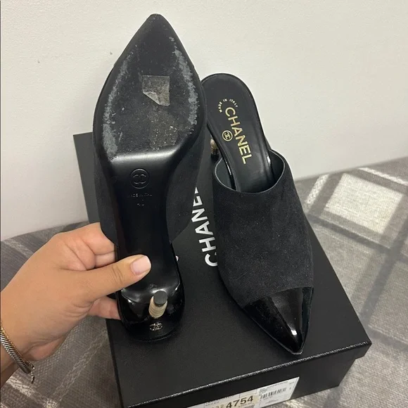 Chanel Black Suede & Patent Leather Mules – Size 40 (With Box) - Picture 4 of 8